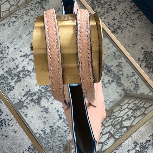 🎄LARGE EUC TAN GUCCI SWING TOTE 12”H x 19”L x 6”D - Picture 10 of 12